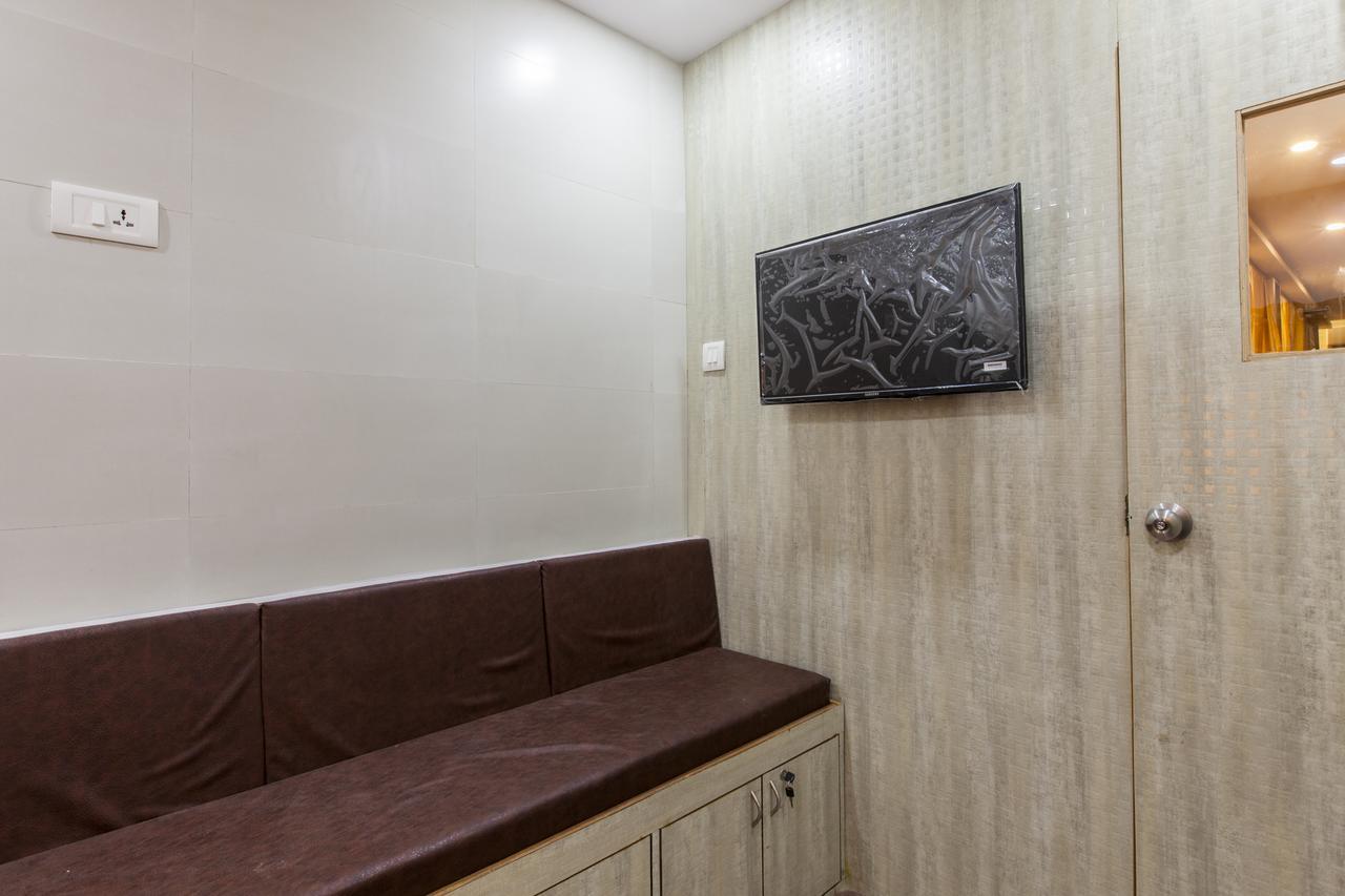 Abza Deluxe Dormitory Mumbai Exterior foto
