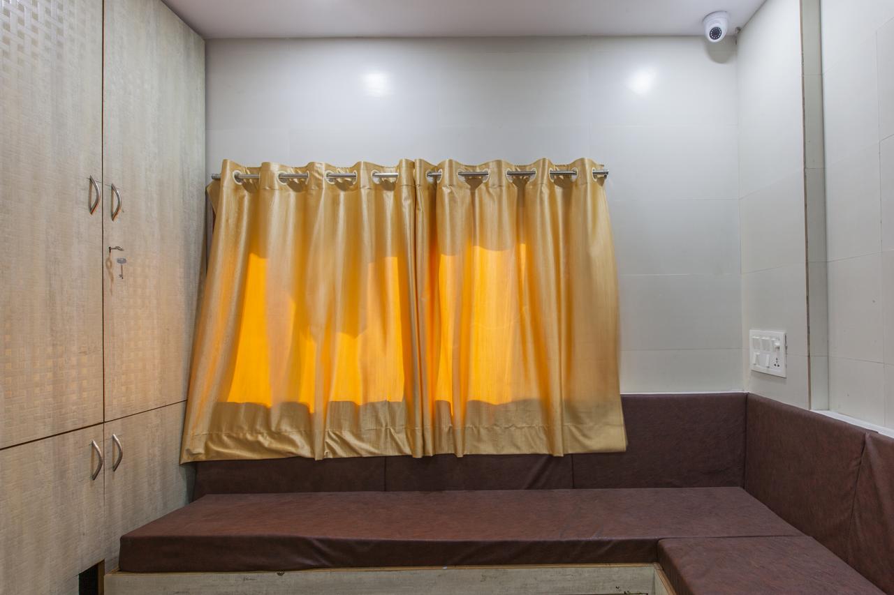 Abza Deluxe Dormitory Mumbai Exterior foto